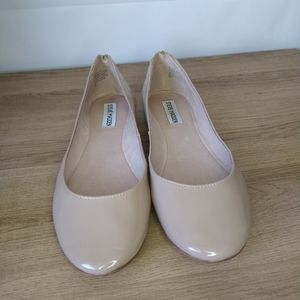 Steve Madden Round Toe Flats